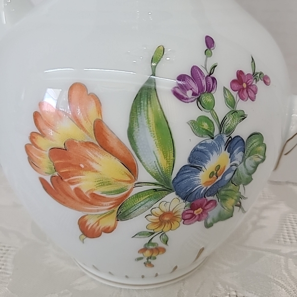 B&G Royal Copenhagen Porcelain Saxon Flower Coffee Pot Made in Denmark #301 - Picture 2 of 14